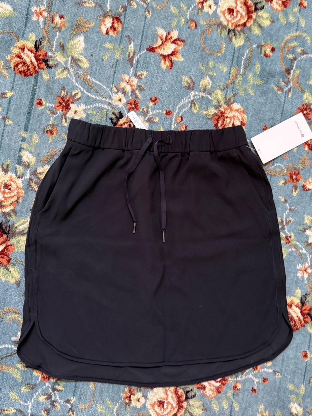 NWT Lululemon Women 10 Solid Black On The Fly Med Rise Drawstring Skirt W8A87S